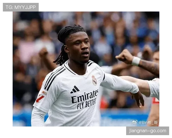 卡马文加的防守覆盖与组织能力解析：距离顶级后腰还缺什么？